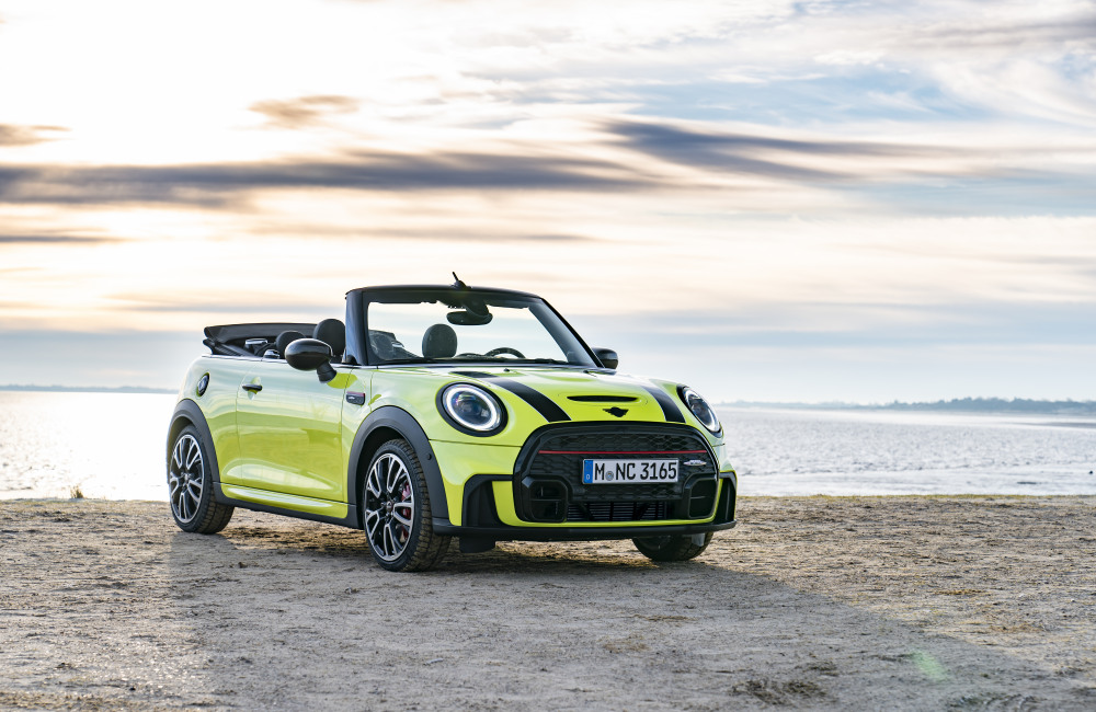 P90413656_highRes_the-mini-john-cooper.jpg
