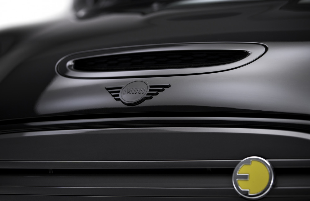 MINI Cooper SE - Black Edition 4.jpg