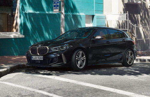 bmw-1-series-m135i-inspire-highlight-desktop-02.jpg