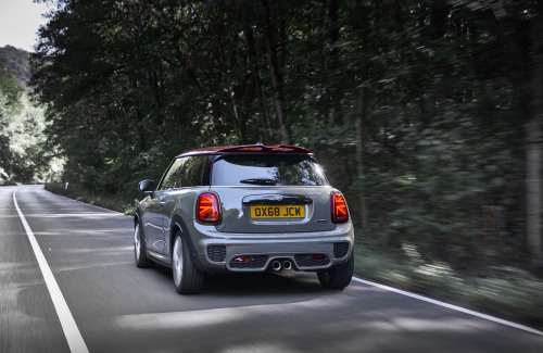 P90331899_highRes_mini-john-cooper-wor.jpg