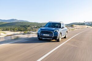 Mini Countryman SE Postcard (2)