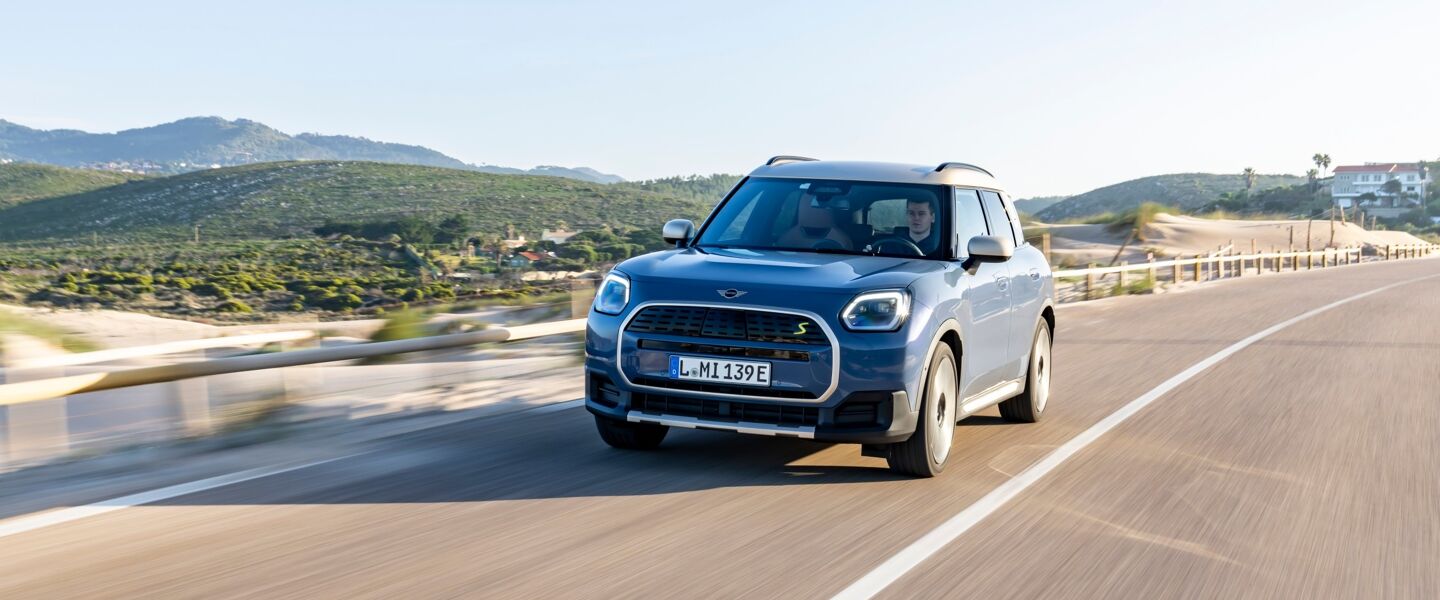 Mini Countryman SE Postcard (2)