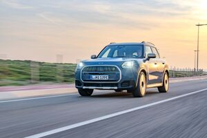 Mini Countryman SE Postcard (1)