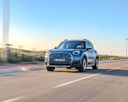 MINI Countryman SE Postcard