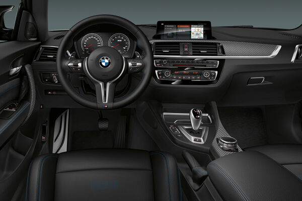 bmw-m2-competition-highlights-m2-competition-mosaic-gallery-desktop-04.jpg