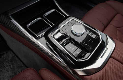 P90458215_highRes_the-new-bmw-760i-xdr.jpg