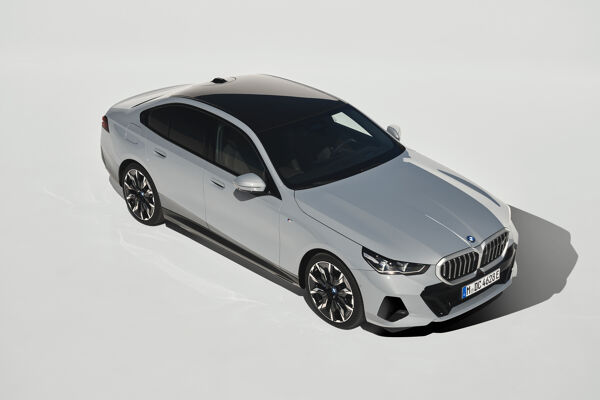 P90505089_highRes_the-new-bmw-i5-edriv.jpg