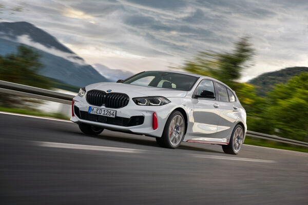 P90402170_highRes_the-all-new-bmw-128t.jpg