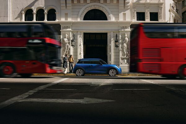 P90645181_highRes_mini-reintroduces-th.jpg