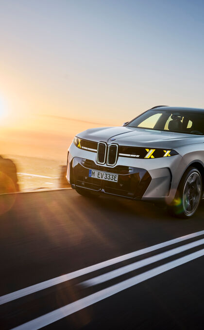 P90646106_highRes_bmw-x5-m60e-xdrive-0.jpg
