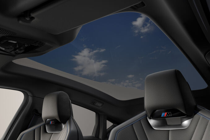 DI25_000292034_V3_O_sRGB_BMW-iX4-(NA7).jpg