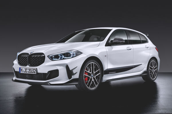 P90350987_highRes_the-all-new-bmw-1-se (1)