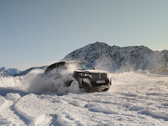 P90488680_lowRes_bmw-ix1-xdrive30