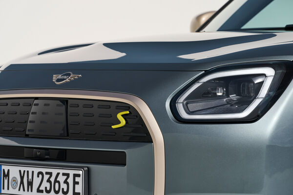 P90518541_highRes_mini-countryman-se-a (1)