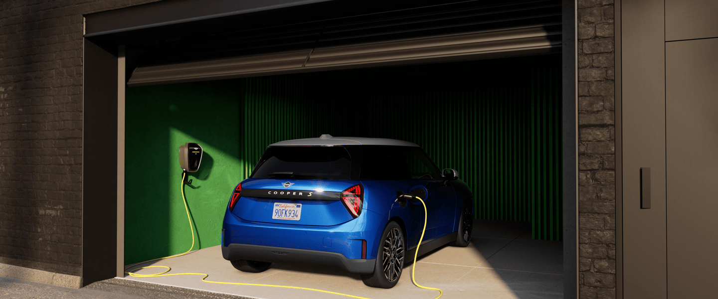 230123456_MINI_70P_ext_J01_BEV_Blazing_Blue_sx050