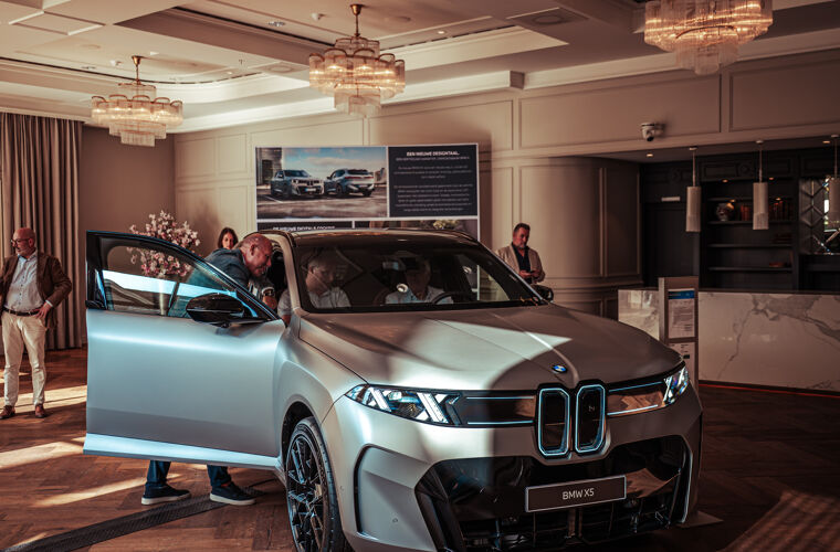 MVF_BMWX5introductie_030926 10