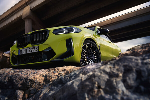bmw-x4-m-automobiles-onepager-gallery-x4-m-competition-wallpaper-01