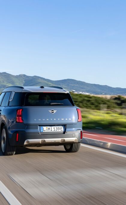 Mini Countryman SE Postcard (3)