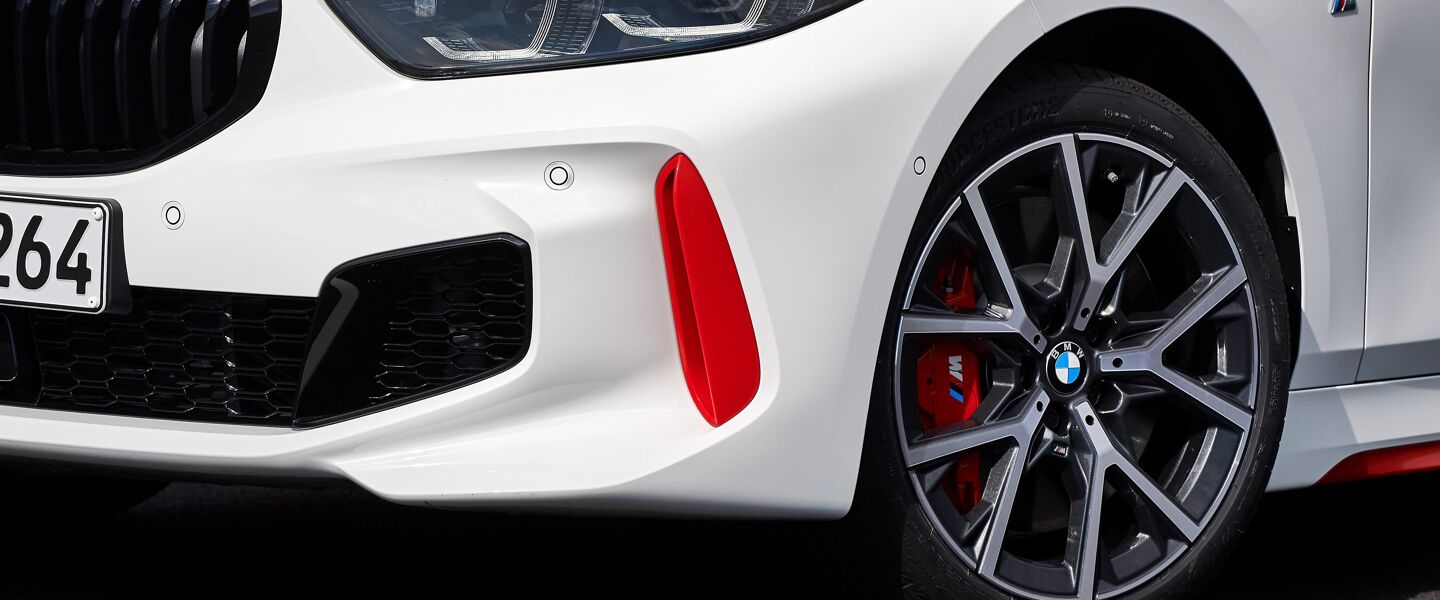 P90402200_highRes_the-all-new-bmw-128t