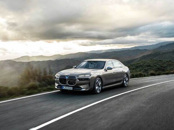 P90458210-the-new-bmw-i7-xdrive60-04-2022-2250px