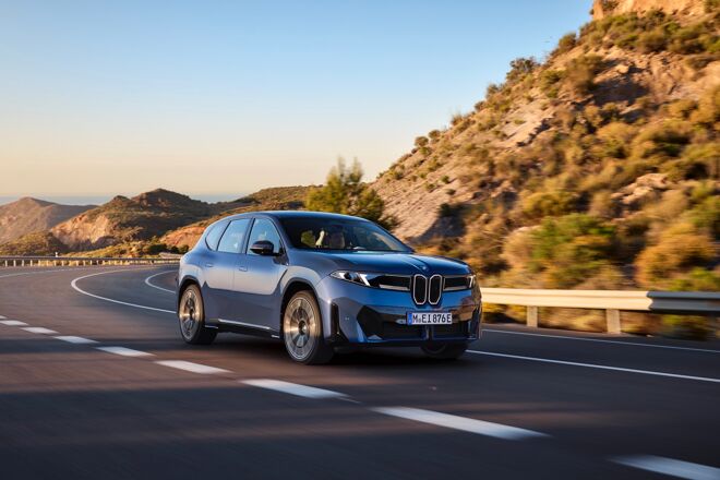 P90615617_highRes_the-new-bmw-ix3-50-x