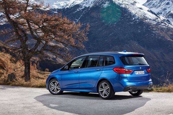 P90288942_highRes_the-new-bmw-2-series