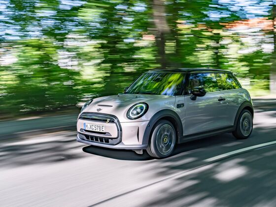 P90471829_lowRes_mini-cooper-se-for-p