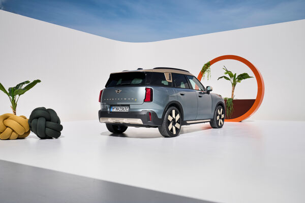 P90518529_highRes_mini-countryman-se-a