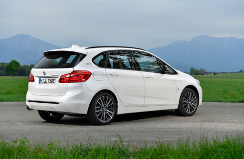 P90305207_highRes_the-new-bmw-225xe-ip