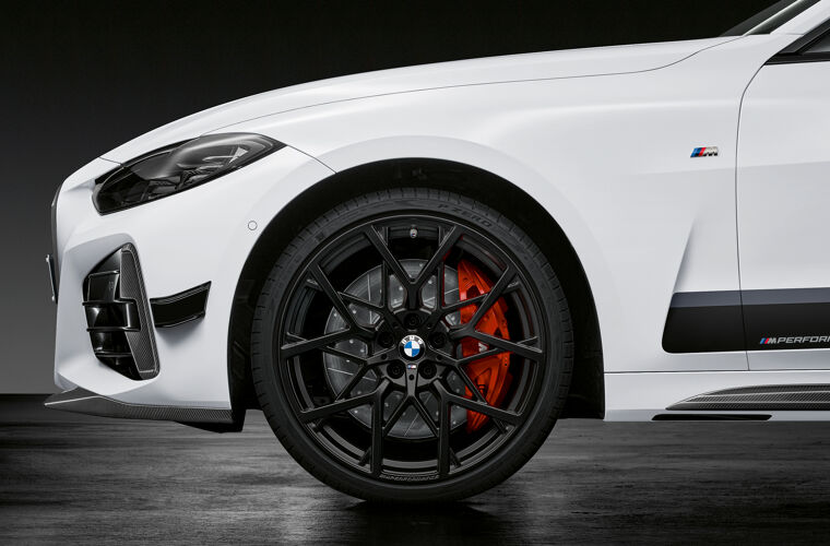 P90390680_highRes_the-all-new-bmw-4-se