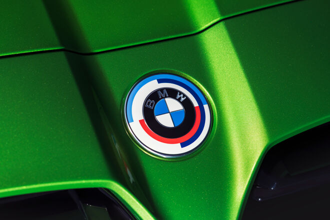 P90445339_highRes_bmw-m-emblem-11-2021