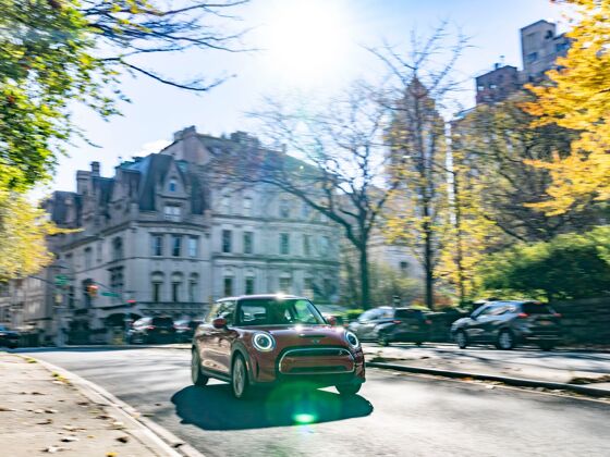 P90482540_lowRes_mini-cooper-se-10-20