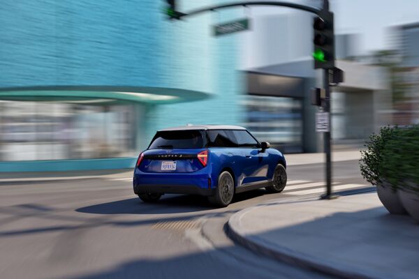 230123456_MINI_70P_ext_J01_BEV_Blazing_Blue_sx018