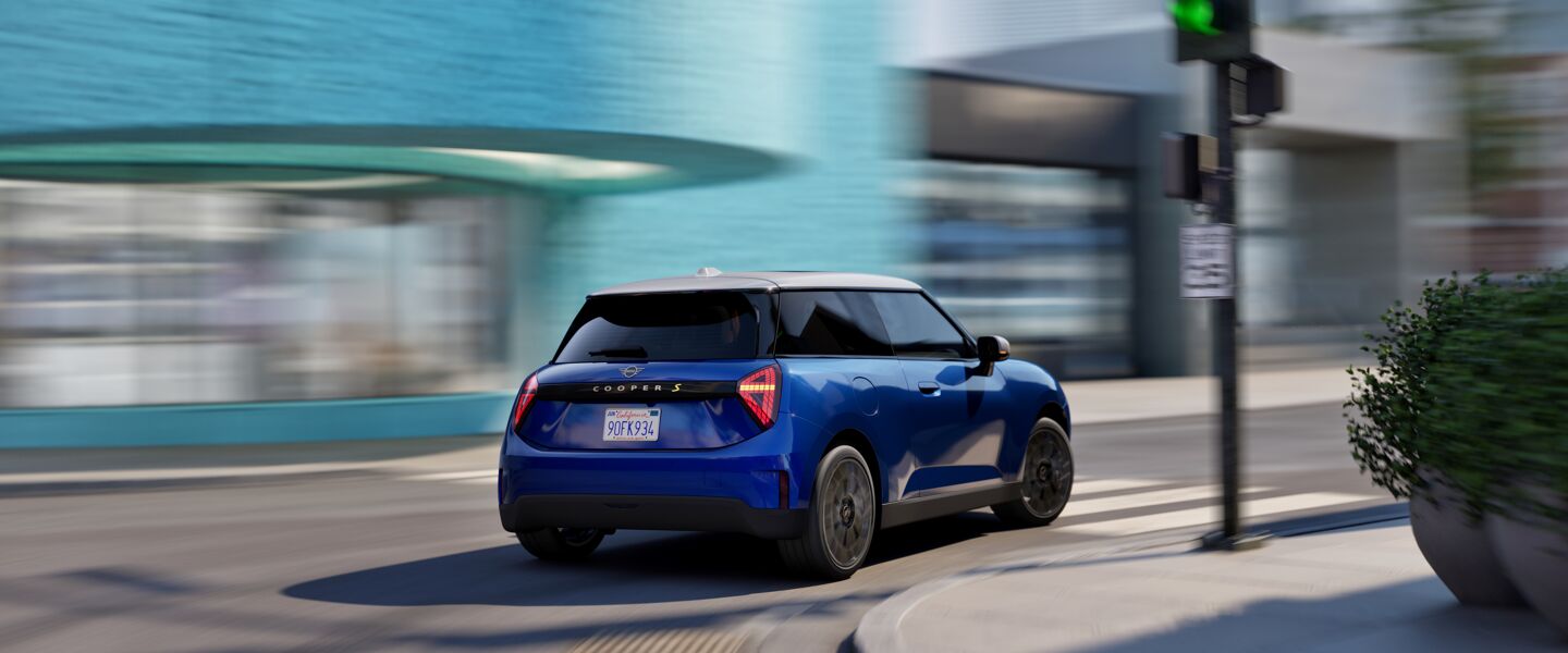 230123456_MINI_70P_ext_J01_BEV_Blazing_Blue_sx018
