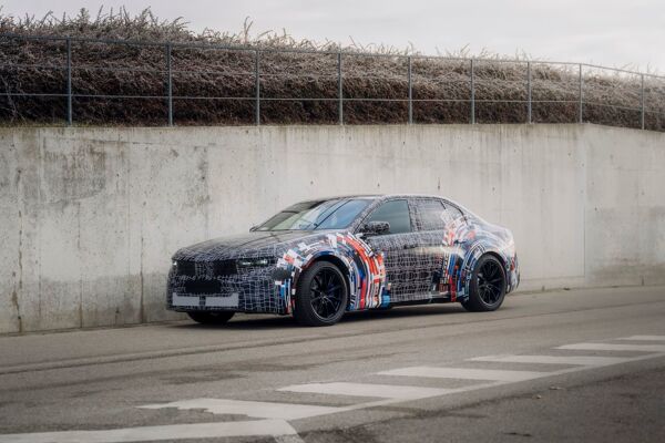 bmw-hp-bev-prototype-stage-01-3x2