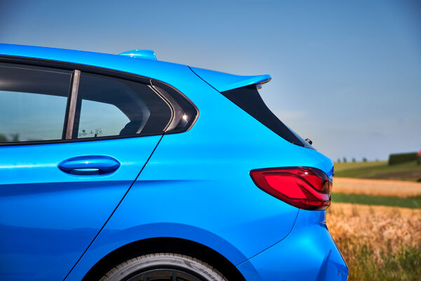 P90359118_highRes_the-all-new-bmw-1-se