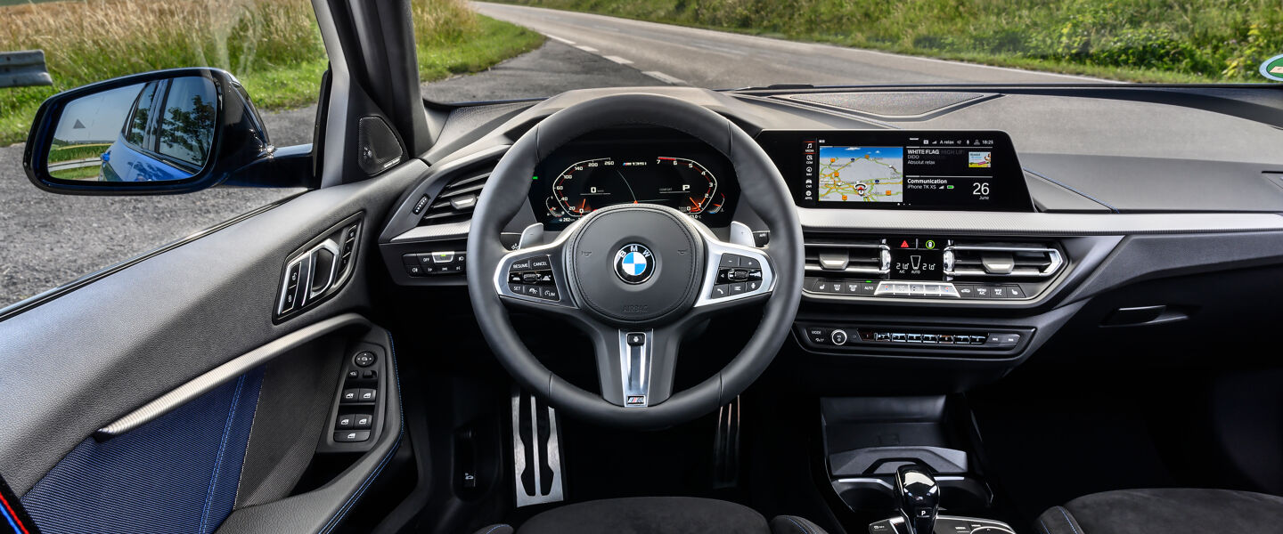 P90359120_highRes_the-all-new-bmw-1-se