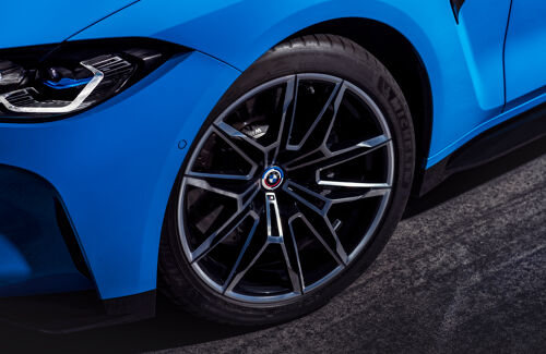 P90445343_highRes_bmw-m-emblem-11-2021