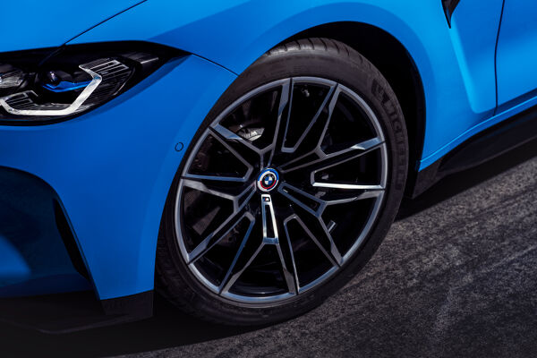 P90445343_highRes_bmw-m-emblem-11-2021