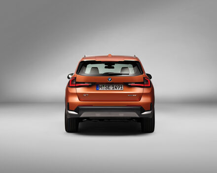 P90465661_highRes_the-all-new-bmw-x1-x