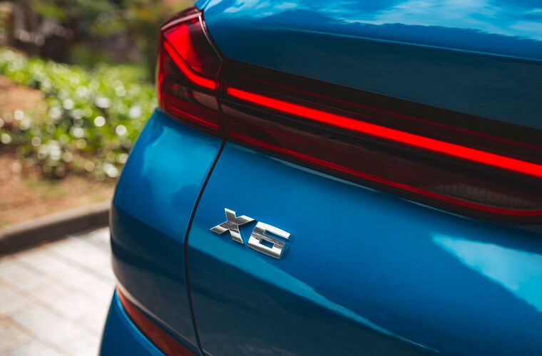 P90492373_highRes_the-new-bmw-x6-m60i-
