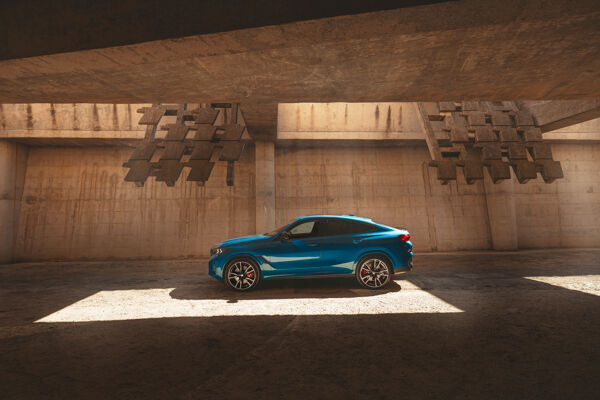 P90492397_highRes_the-new-bmw-x6-m60i-