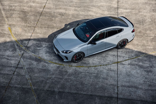 P90572427_highRes_the-new-bmw-m235-xdr