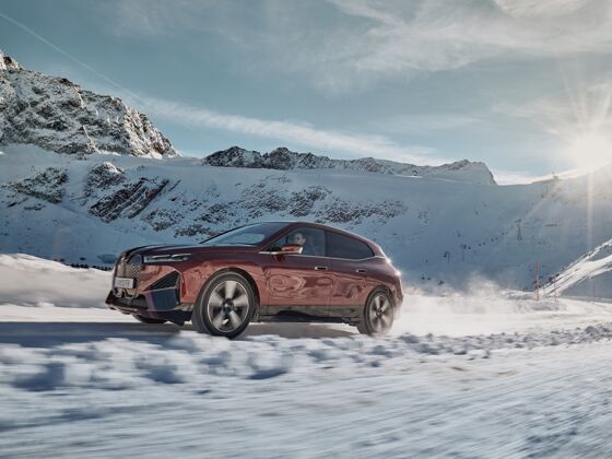 bmw-ix-snow-17