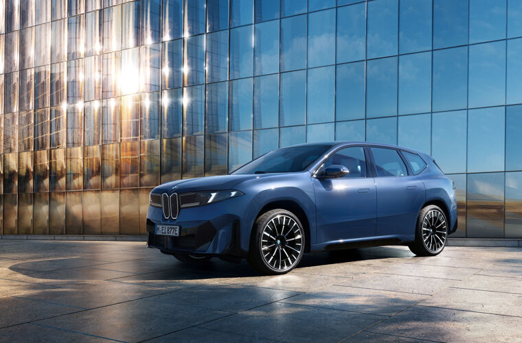 P90615622_highRes_the-new-bmw-ix3-50-x