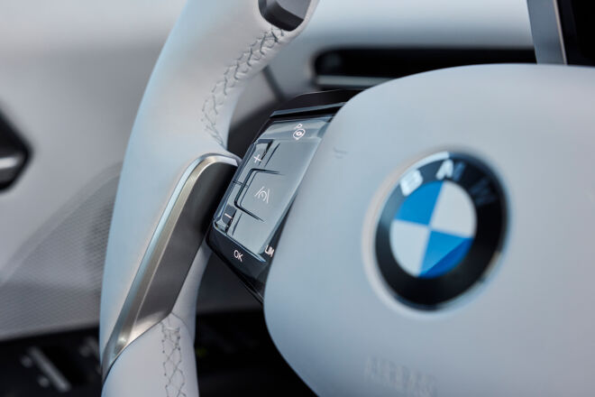 P90615665_highRes_the-new-bmw-ix3-50-x