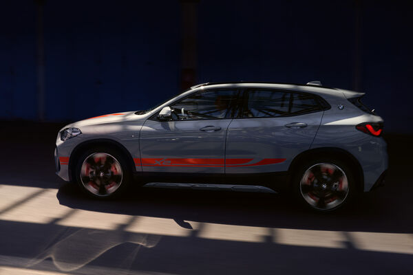 bmw-x-series-x2-highlights-mg-exterior-interior-03-desktop