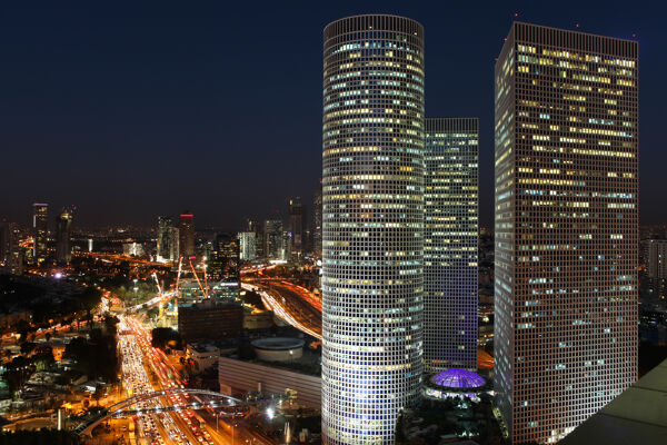 P90337162_highRes_tel-aviv-skyline-at-