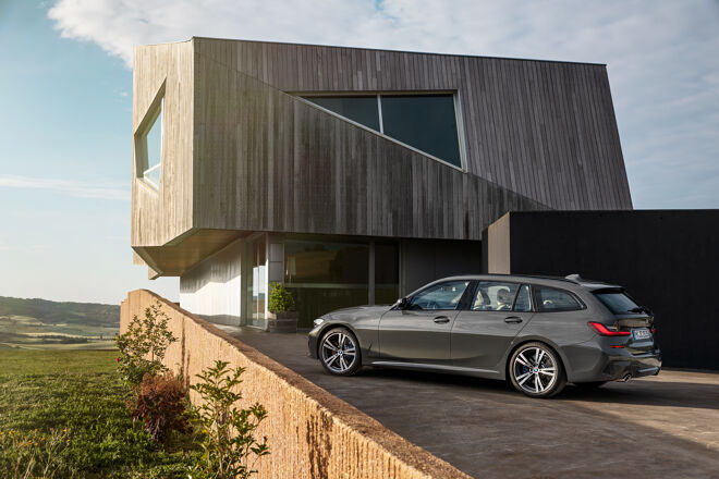 P90352569_highRes_the-new-bmw-3-series
