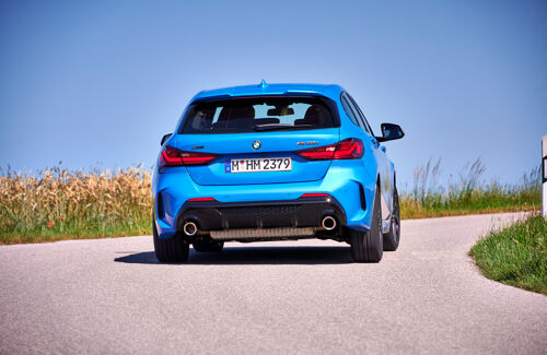 P90359087_highRes_the-all-new-bmw-1-se